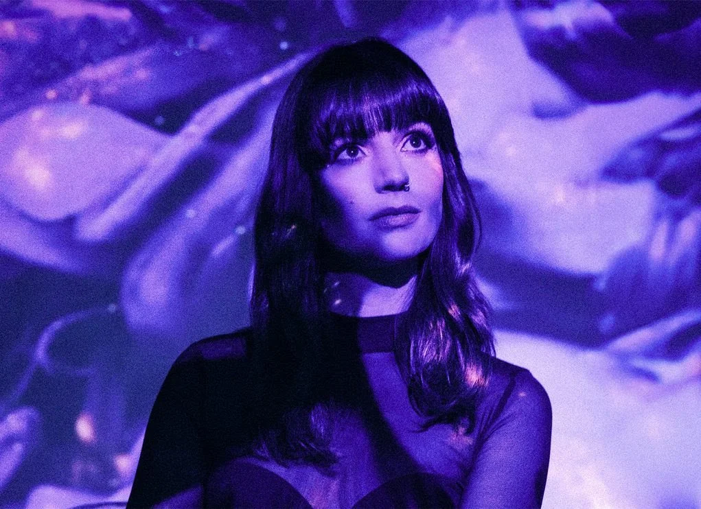 💜Introducing: Anna Smyrk and poignant new single 'This is a Drill'💜