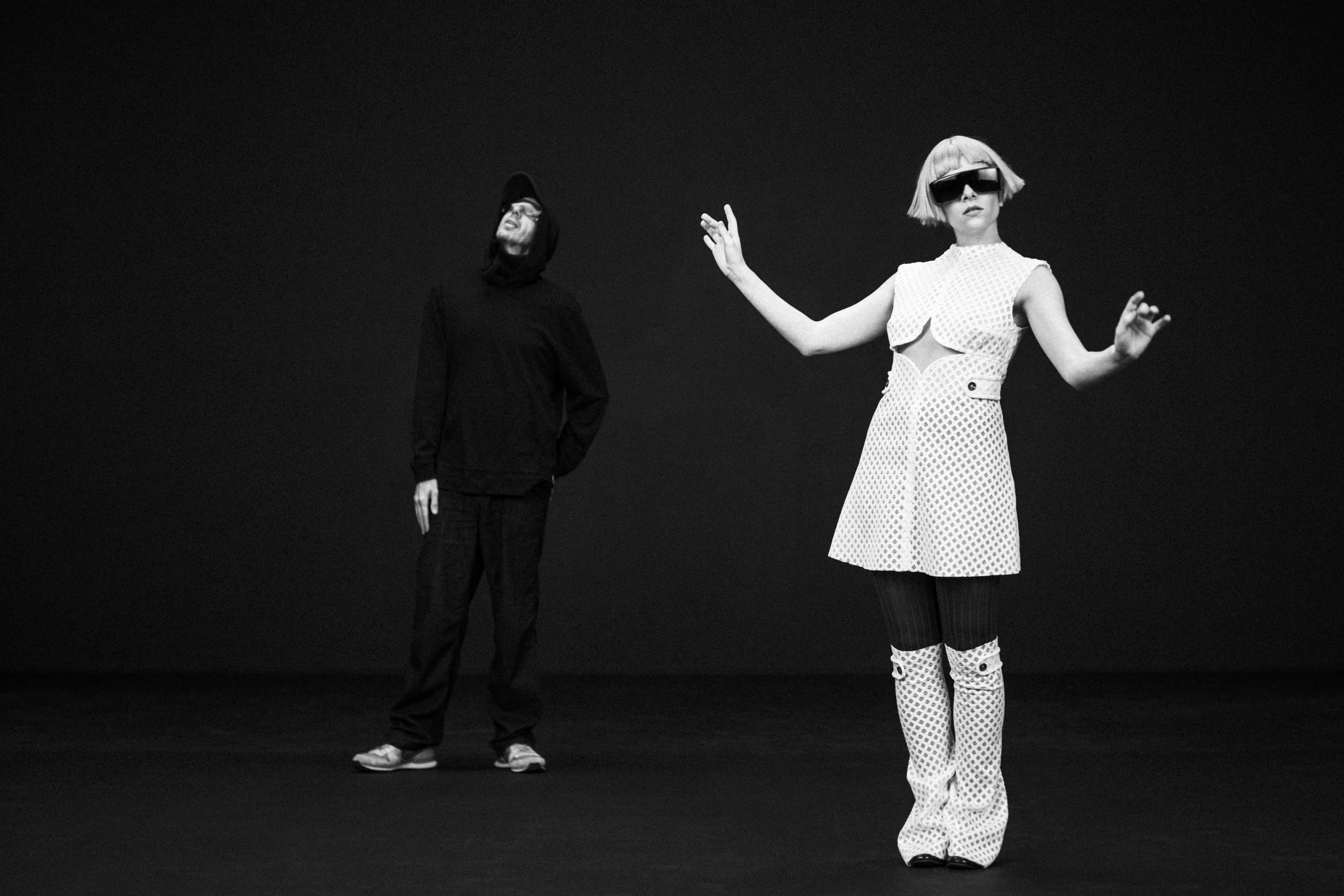 TOMORA (The Chemical Brothers’ Tom Rowlands and AURORA) Announce Collaboration With New Single + Video For "RING THE ALARM"