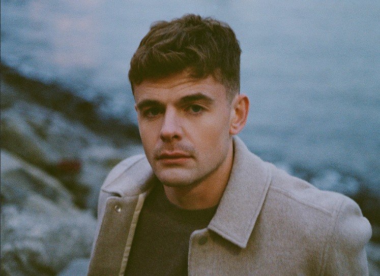 Darren Kiely Takes A Walk Down Memory Lane with "Fade"