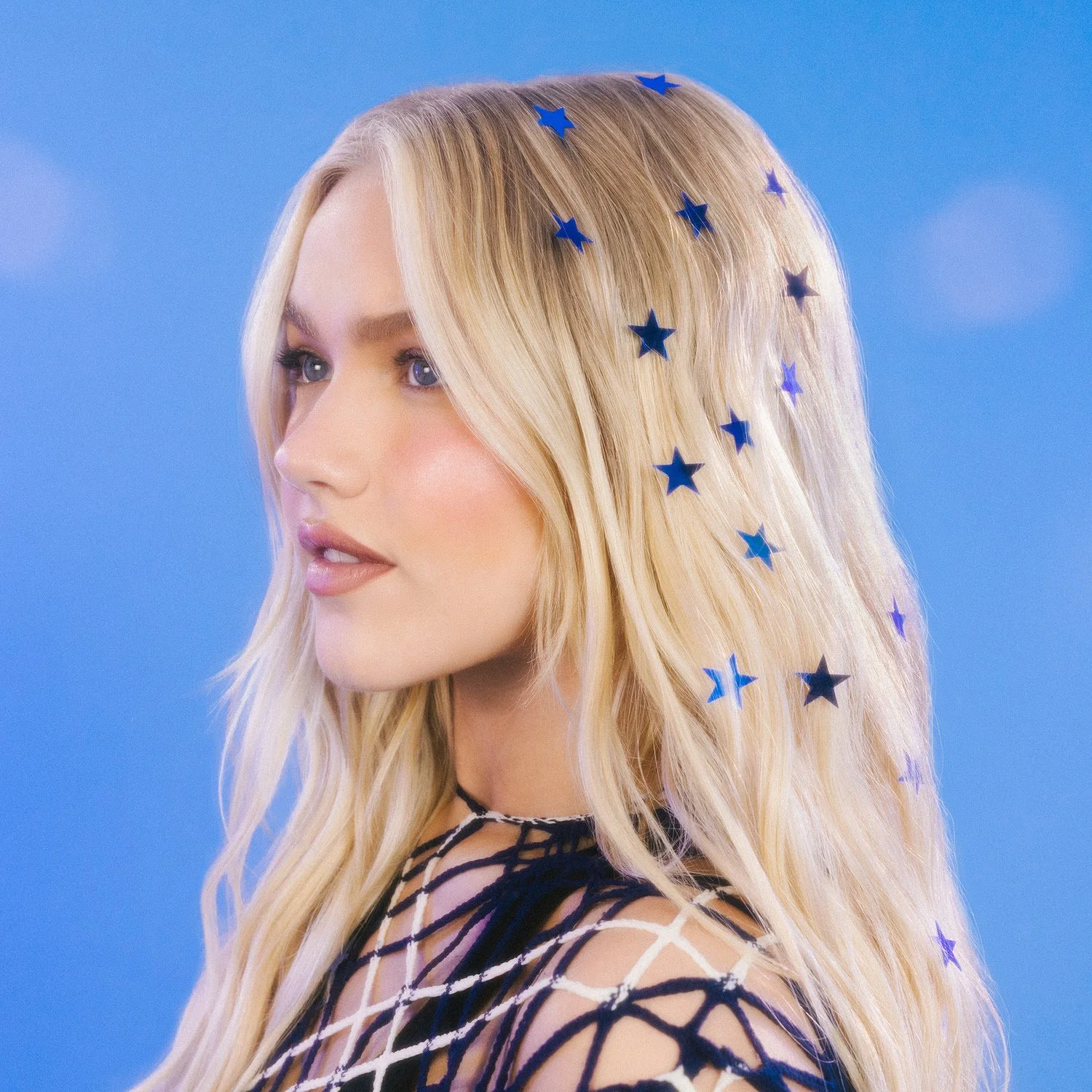 Freya Skye’s stardust EP Arrives ✨ little image Announces Album &amp; Tour 🎸
