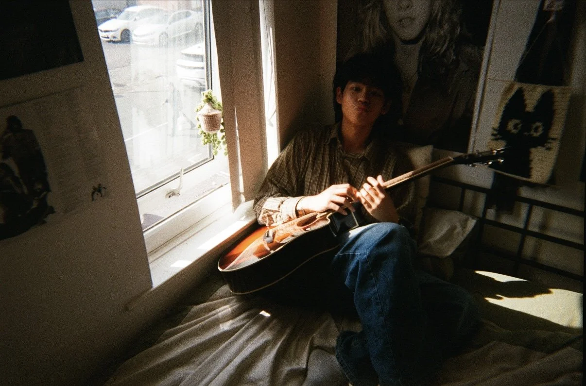 RONNY BONG INTRODUCES HIMSELF WITH DREAMY DEBUT SINGLE “BOA” 