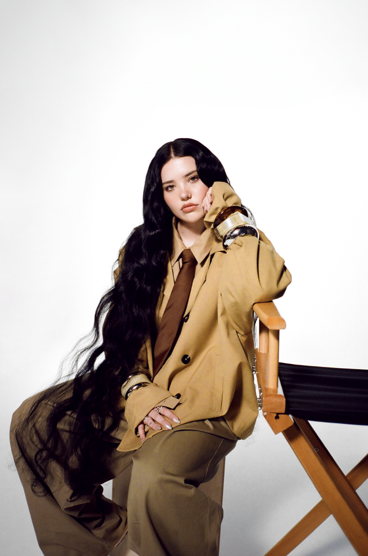 LAUREN SPENCER SMITH’S THE ART OF BEING A MESS DELUXE VERSION OUT NOW