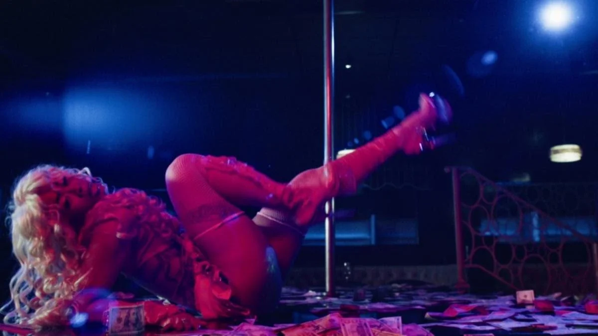 TIACORINE AND WIZ KHALIFA KNOCK OFF A STRIP CLUB IN “WAS HANNIN” VIDEO