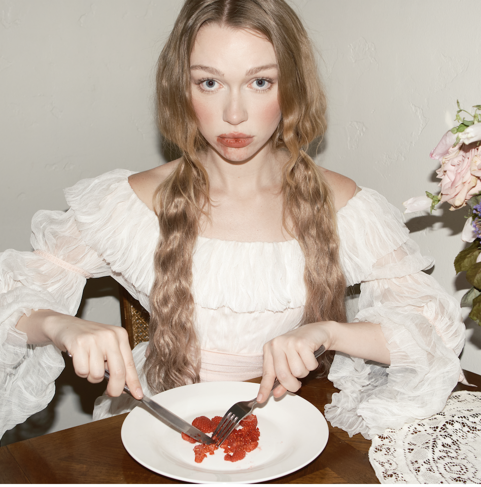 MOLLIE ELIZABETH RELEASES “DOG EAT DOG”