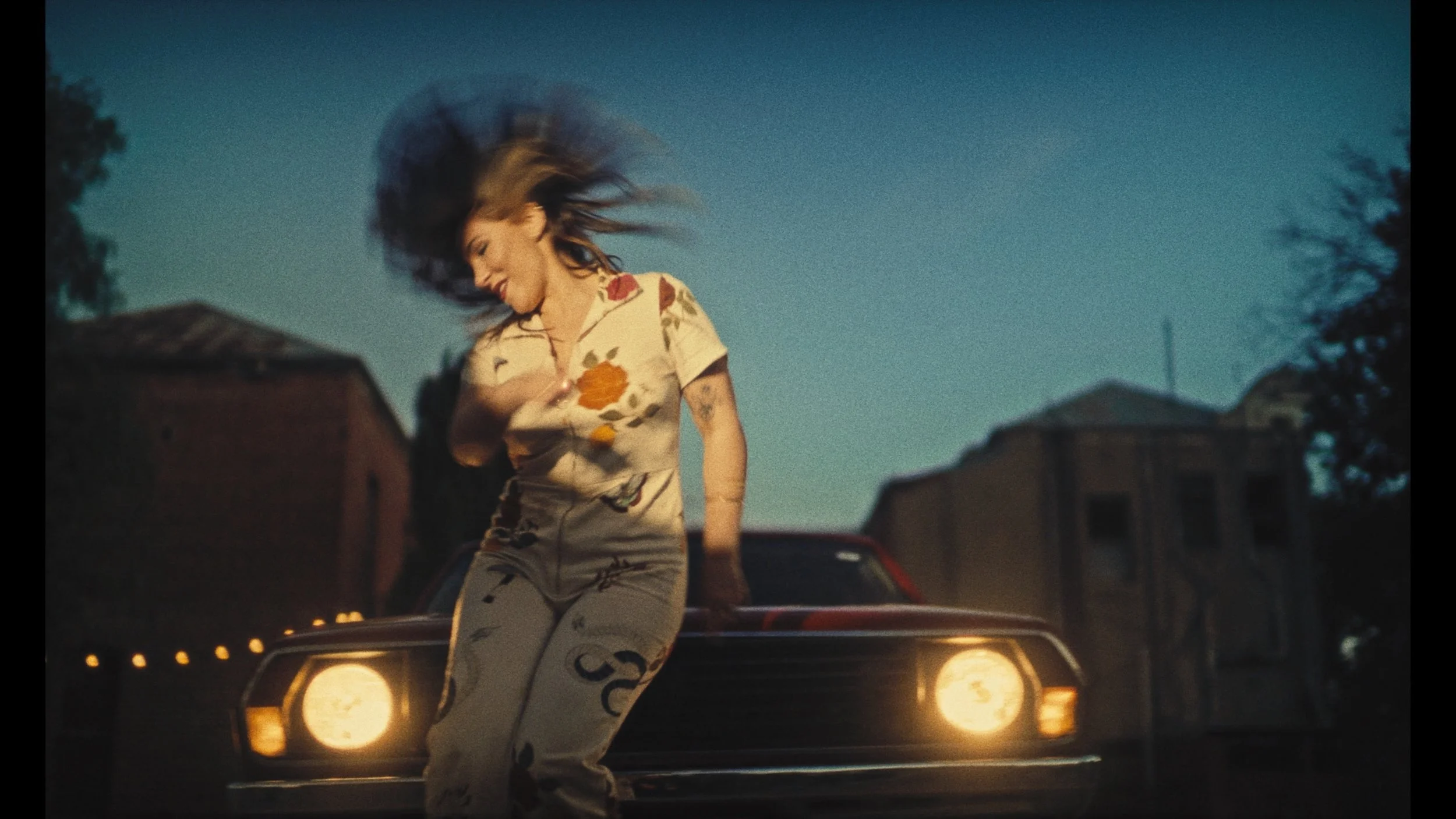 ELLA HOOPER SHARES STOMPING NEW SINGLE 'I GOT EYES (ON YOU)'