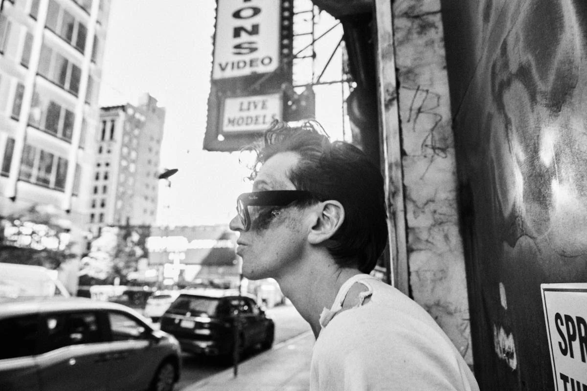 DES ROCS SHARES VIDEO FOR ROCK ANTHEM “WHEN THE LOVE IS GONE”