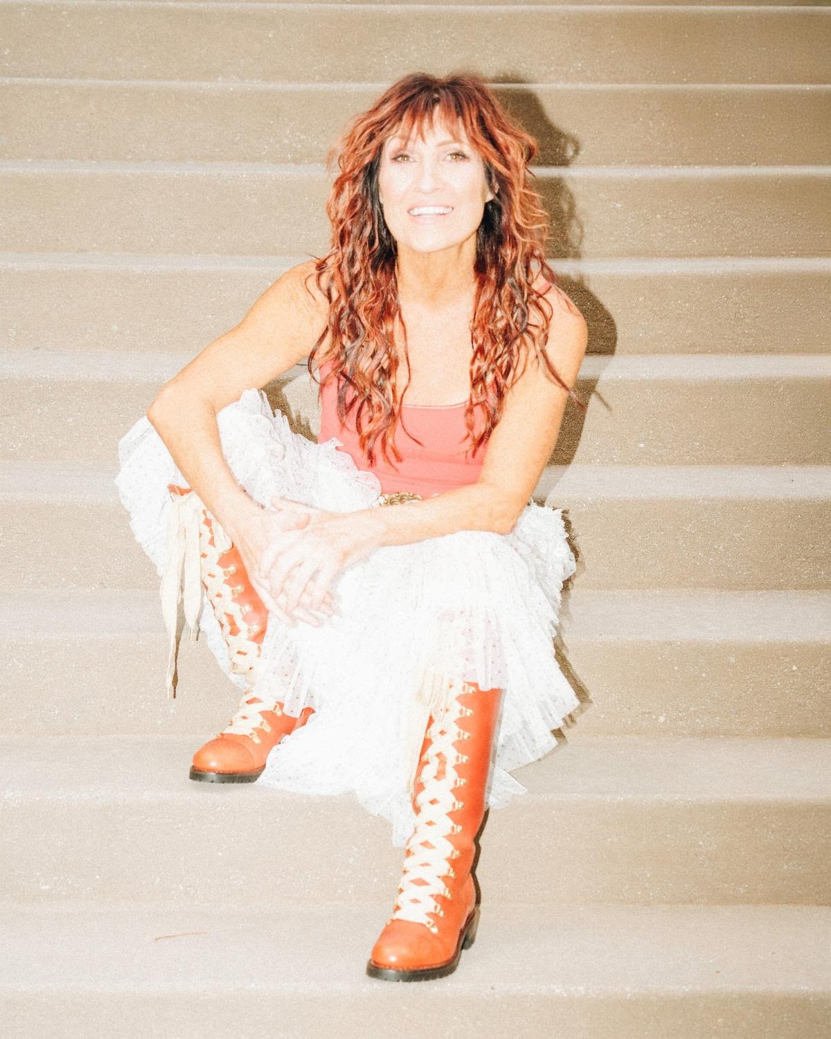  Jo Dee Messina reveals release date for forthcoming studio album