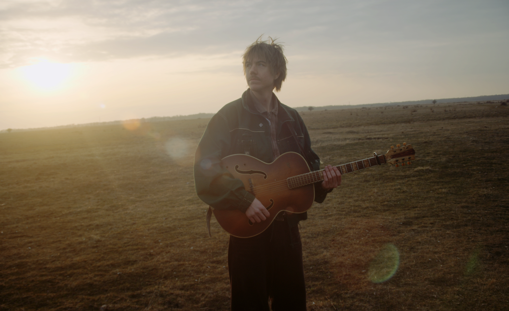WYND CHANNELS LO-FI, ORGANIC INTIMACY ON ‘THE SHORES’