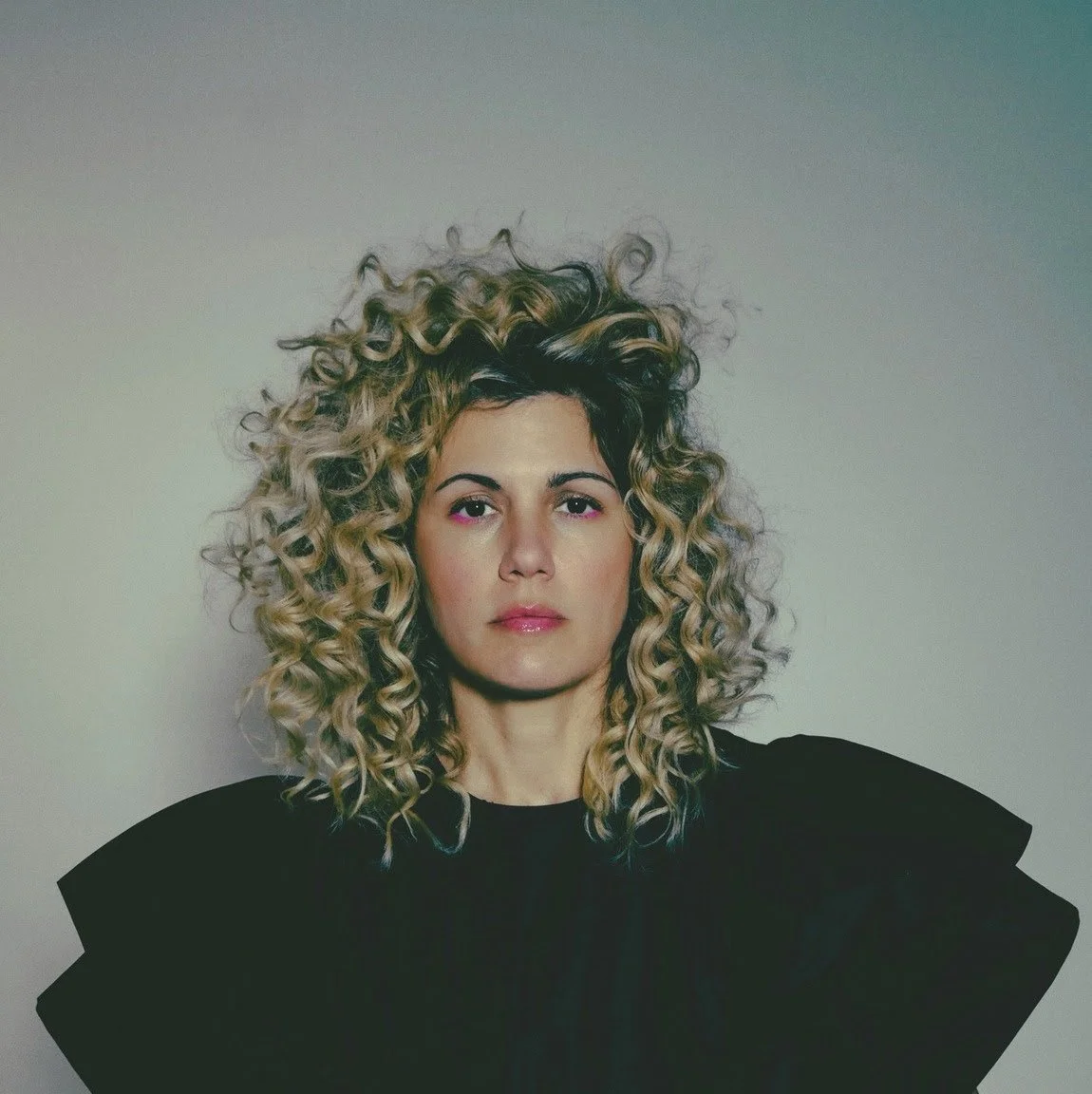 Lisa Molinaro (Modest Mouse, Talkdemonic) releases new single &amp; video “Peach Fuzz”