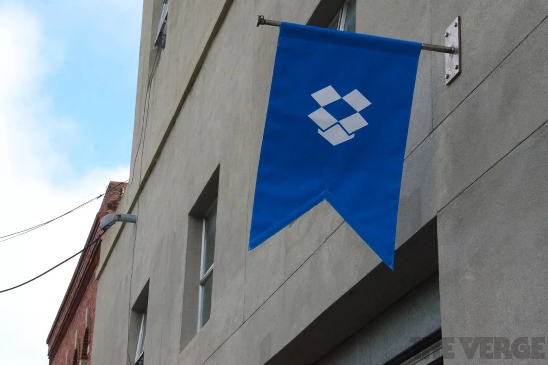 Dropbox_logo_flag.jpg