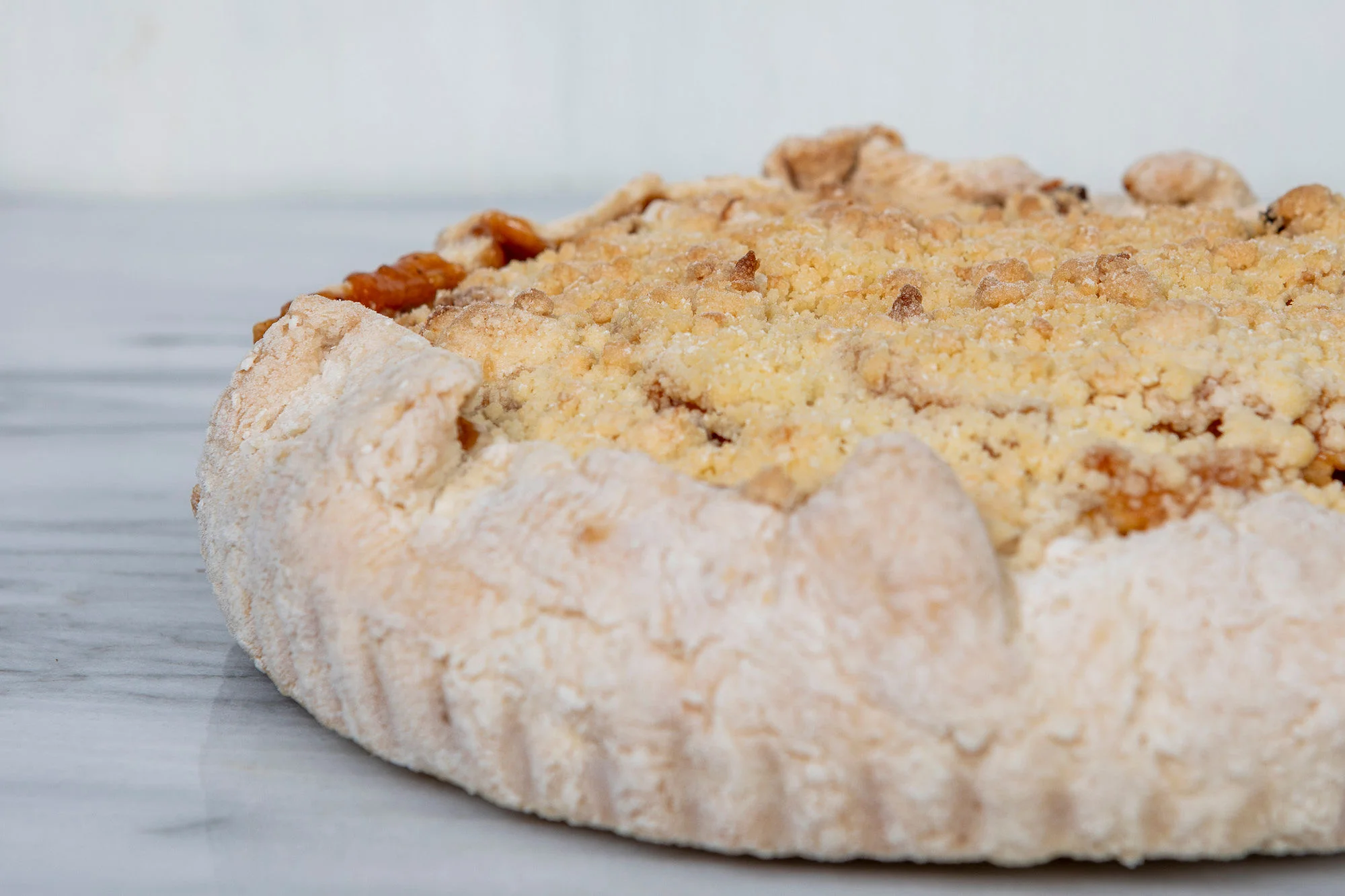 Apple Caramel Crumble Pie