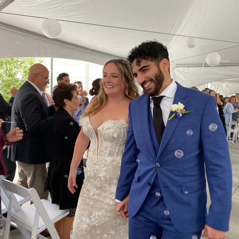 First Atte to get married as a first generation Italo-Canadian! Help us congratulate Emmanuel and Maddi💙