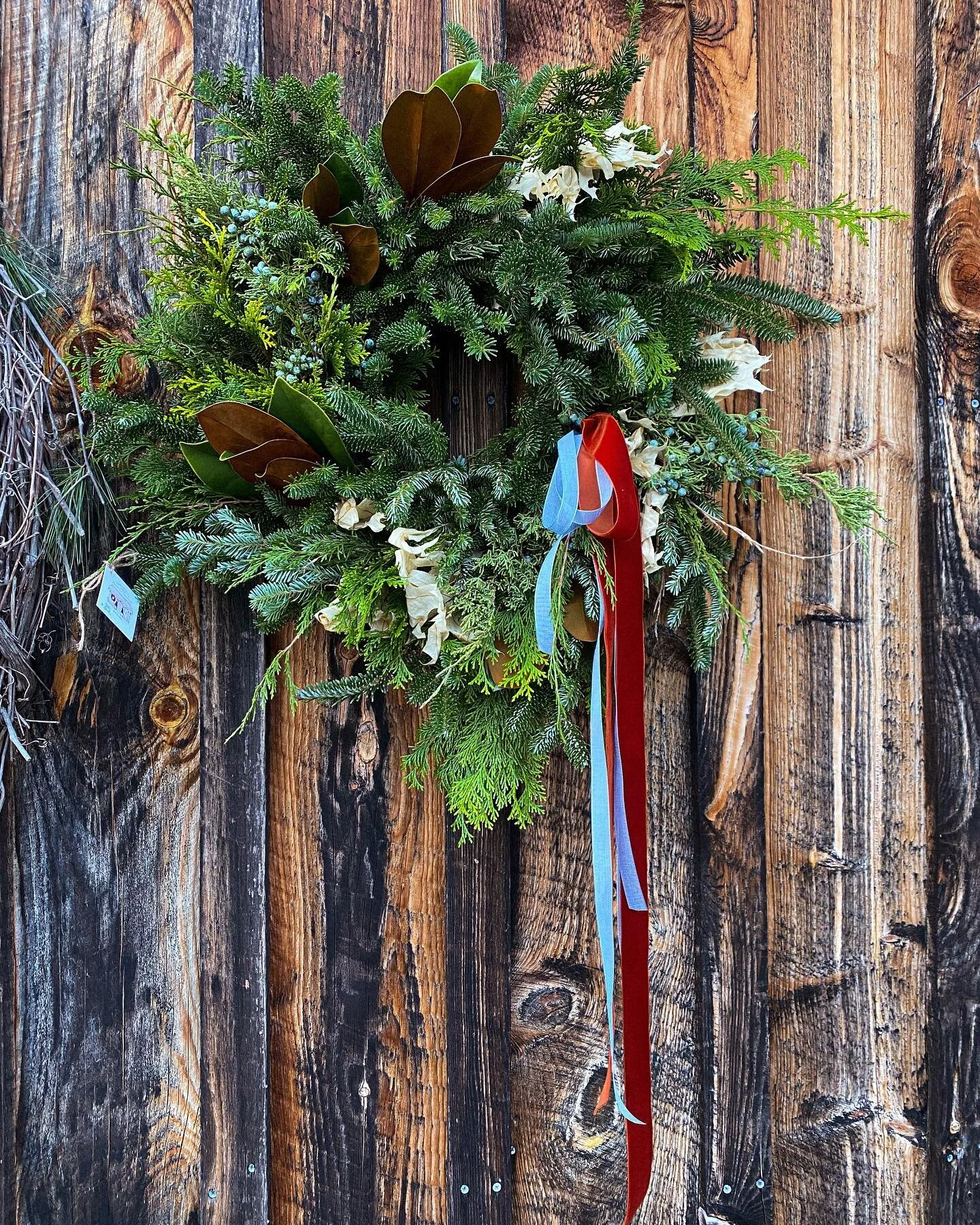 The Holiday Shop opens tomorrow! 
Looking forward to seeing you all this weekend and kicking off the holiday season🎄