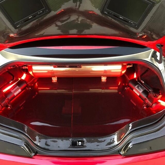 @k30fly trunk setup looking clean. Air tank coated in a candy brass #baidpolish #powdercoated #polished #customtrunk