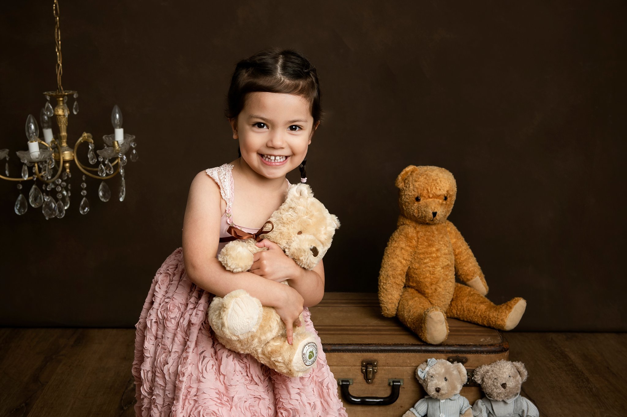 vintage-kids-girl-teddy-bear-uber-photography-sydney.jpg