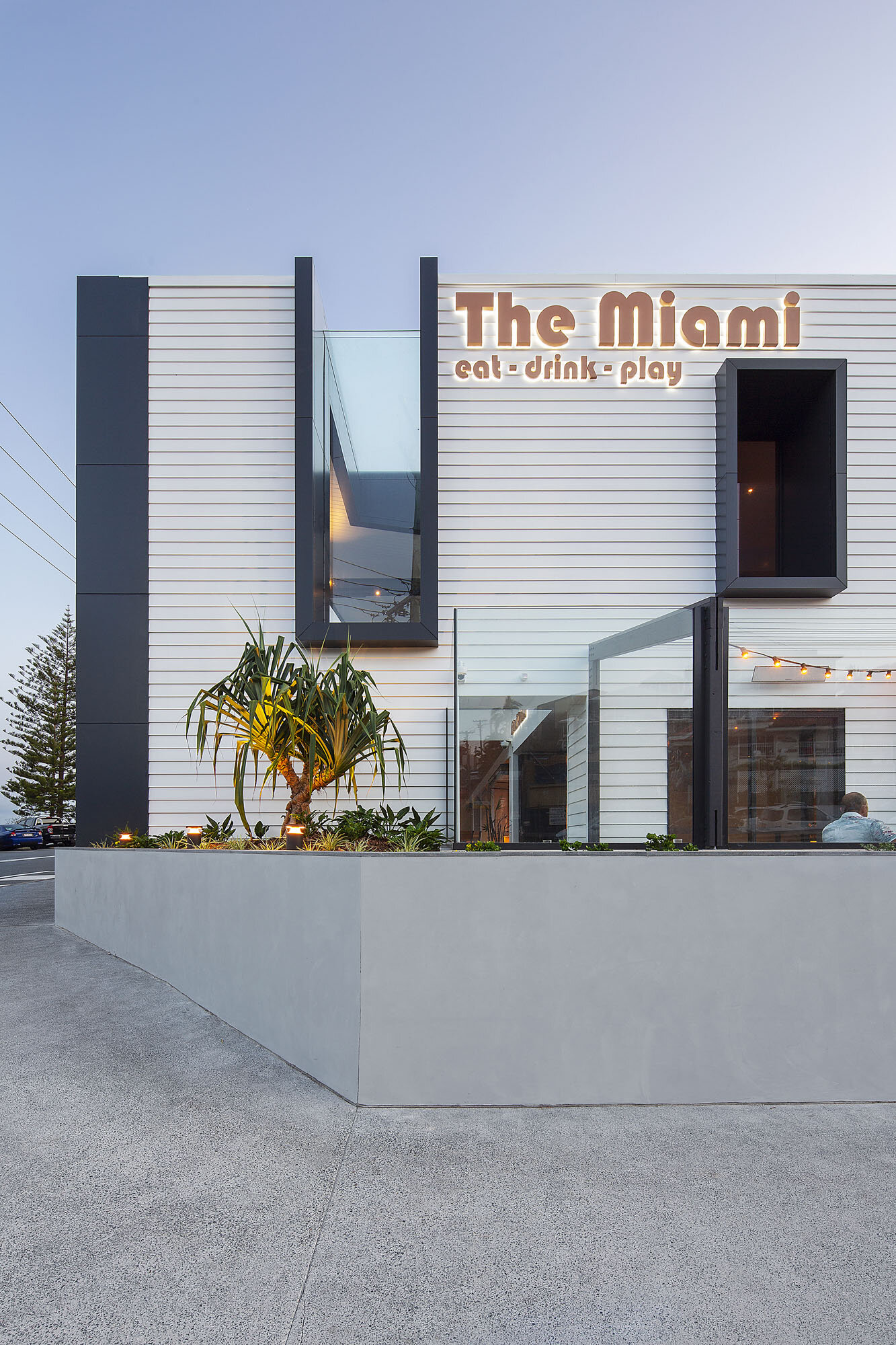 Miami-Tavern-Hospitality-Architecture-9.jpg