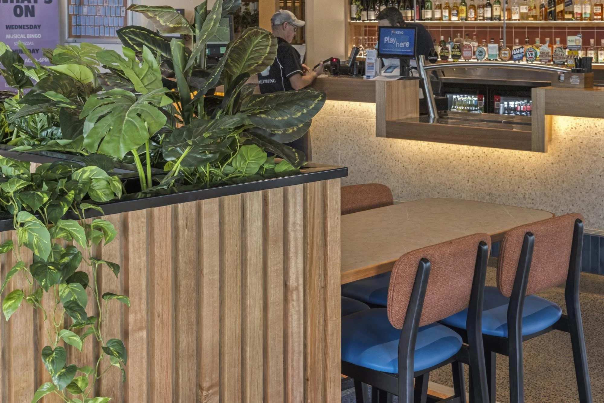 StudioBlackardt-GoldenBeachTavern-07.jpg