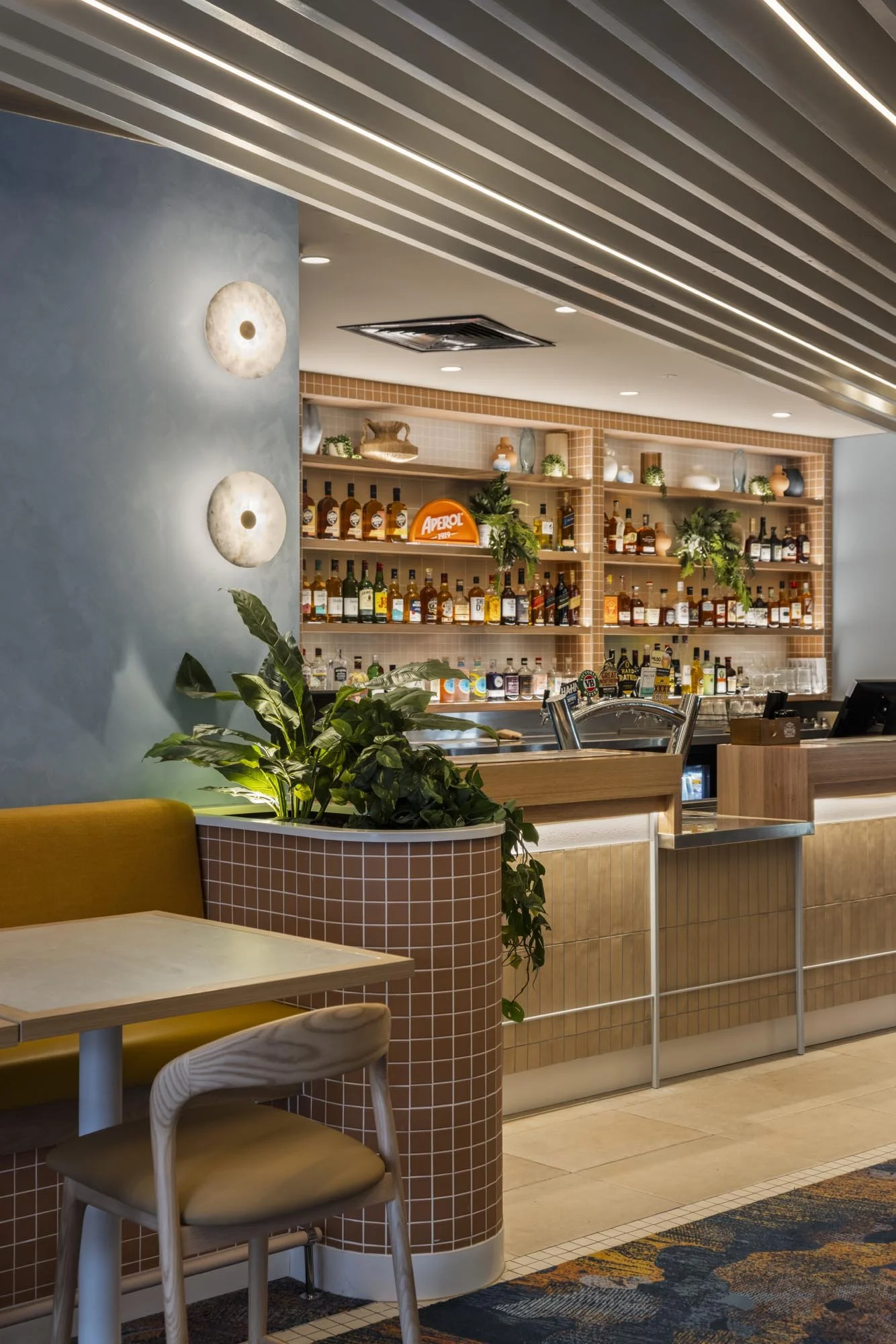StudioBlackardt-GoldenBeachTavern-47.jpg