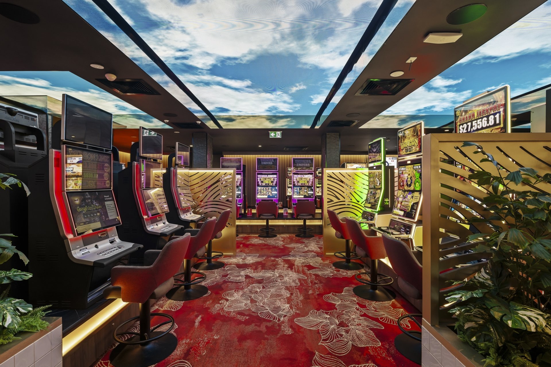 StudioBlackardt-Cayas+Ward-ForestLakeTavern-20.jpg