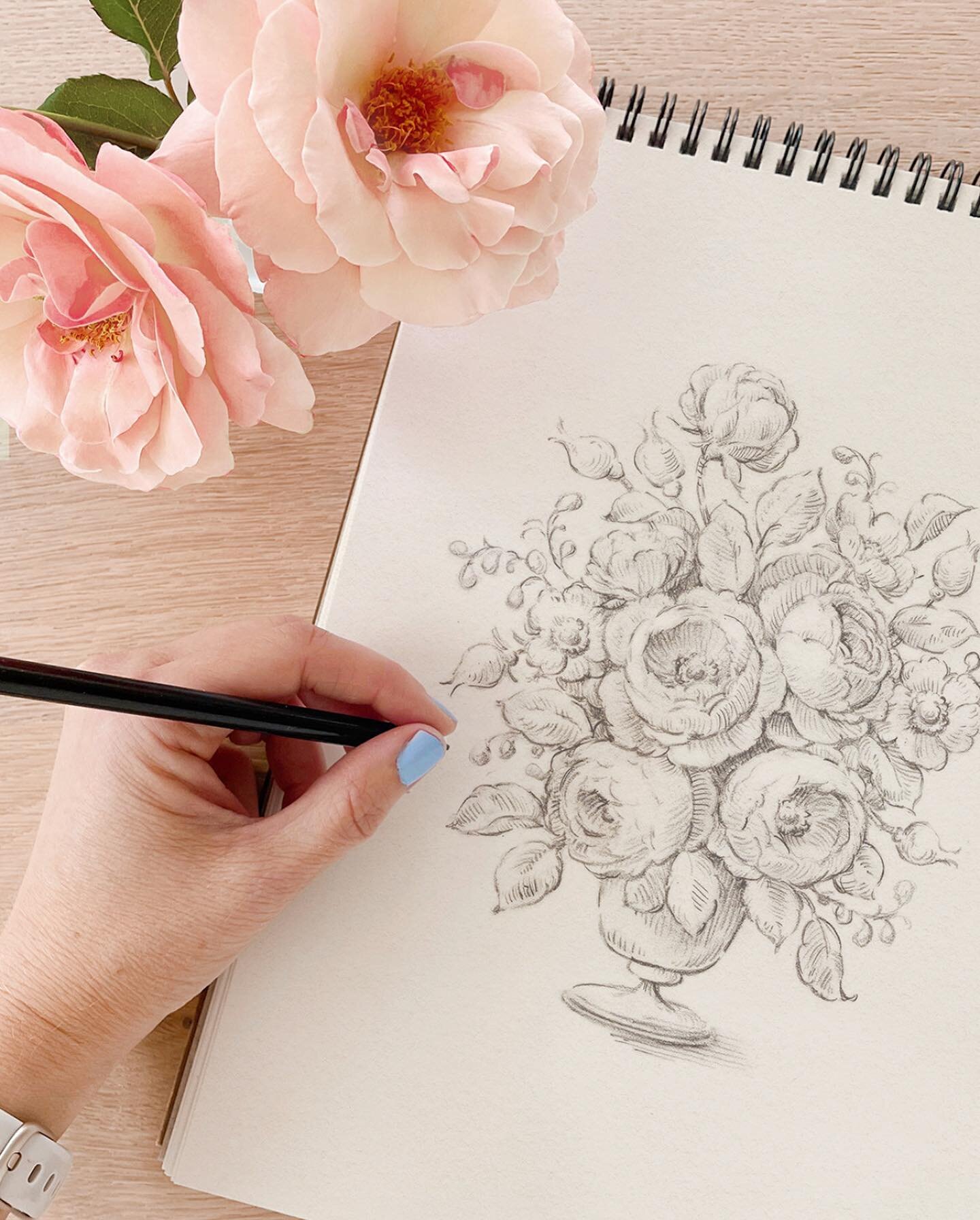 It has been a while since I shared a photo of a design in progress on my feed, but it felt like the time was ripe to do so! Every single design I ever work on starts out as a rough pencil sketch, just like this one here. This photo was taken when thi