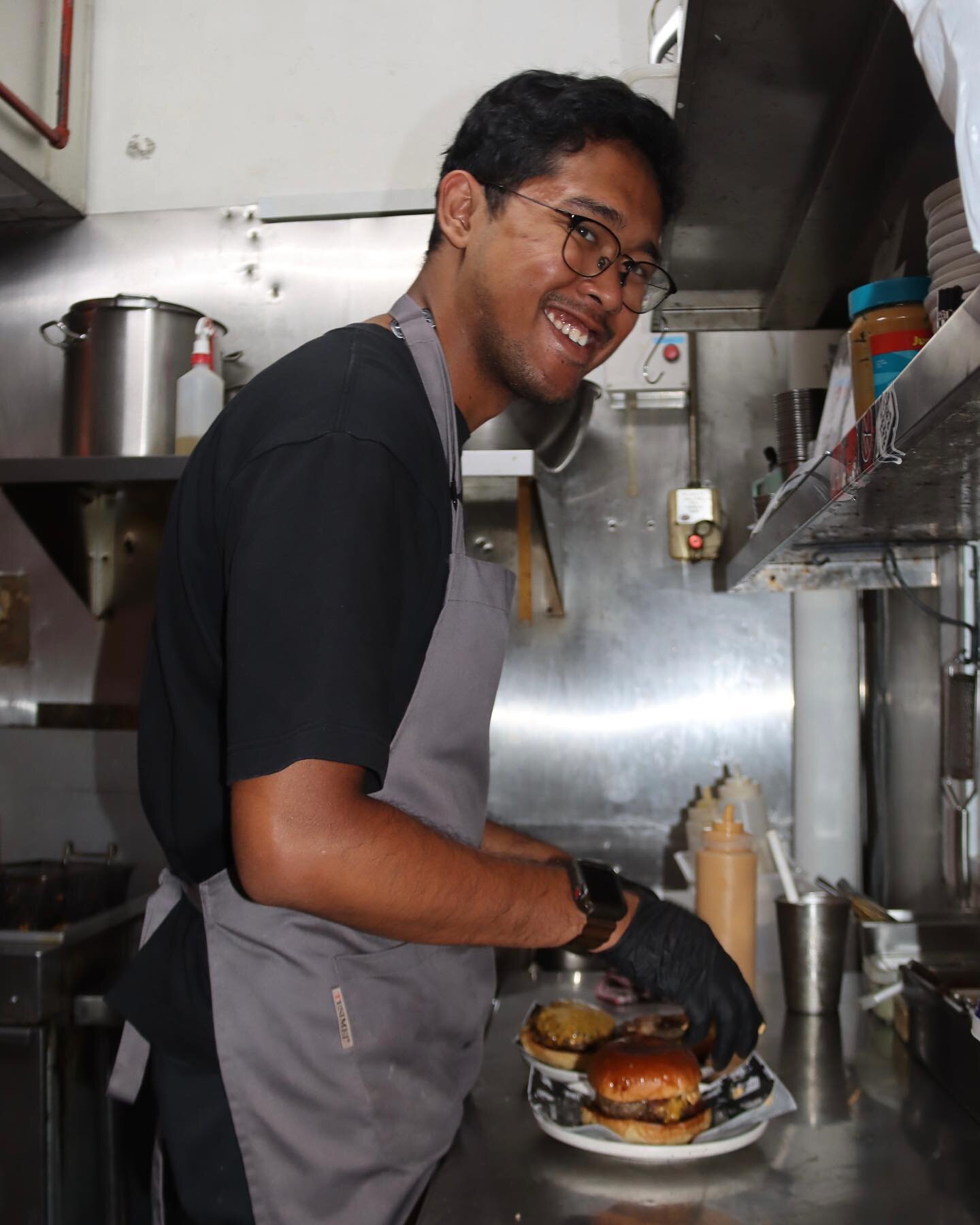 All smiles for the weekend! Grab your burgers and say hi to the very friendly chef when you see him 😜

Walk-ins and reservations are available for Working Title North Bridge and Riverside today!
