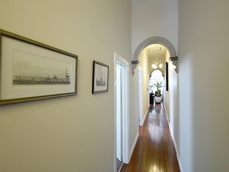 Lee Syminton Sydney Street Hallway