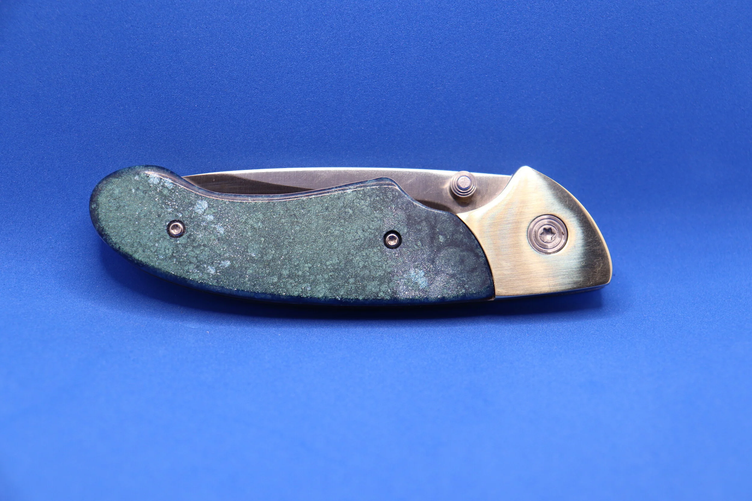 LG pocket knife with pocket clip
