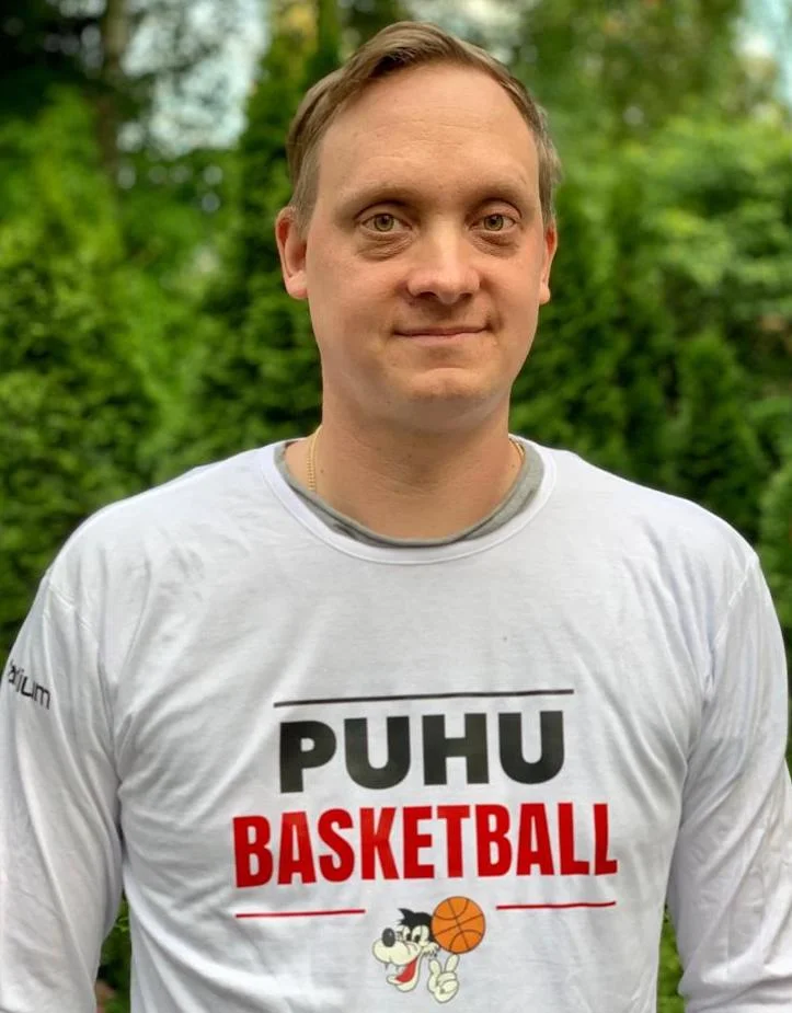 MIKKO LARKAS PUHUN URHEILUTOIMENJOHTAJAKSI