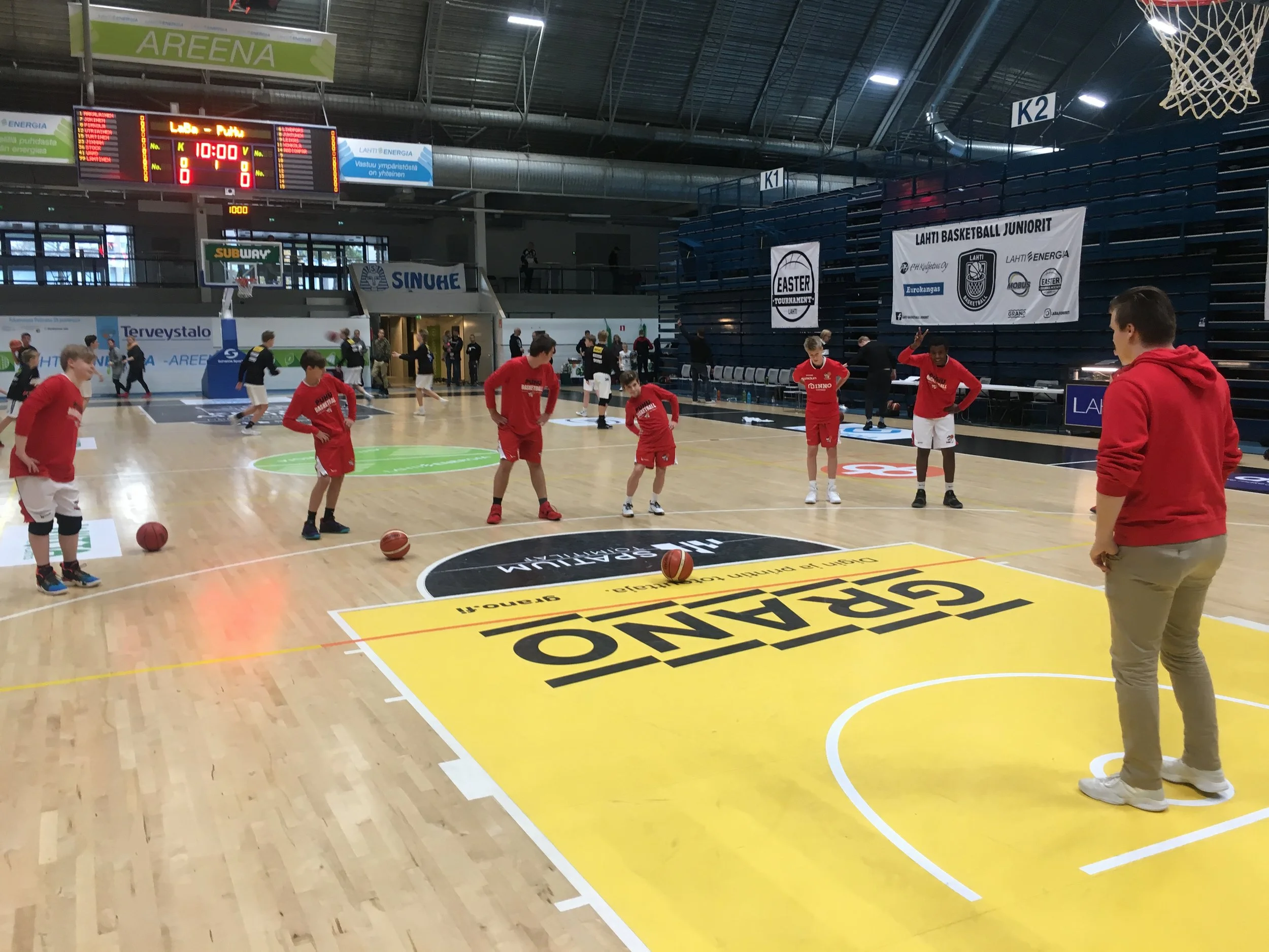 16-VUOTIAILLE POJILLE TAPPIO VALTAKUNNALLISEN 1. DIVISIOONAN OTTELUSSA LAHDESSA