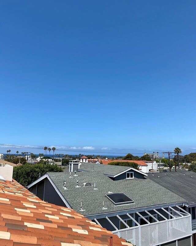 What a gorgeous day to go house hunting. ☀️😎