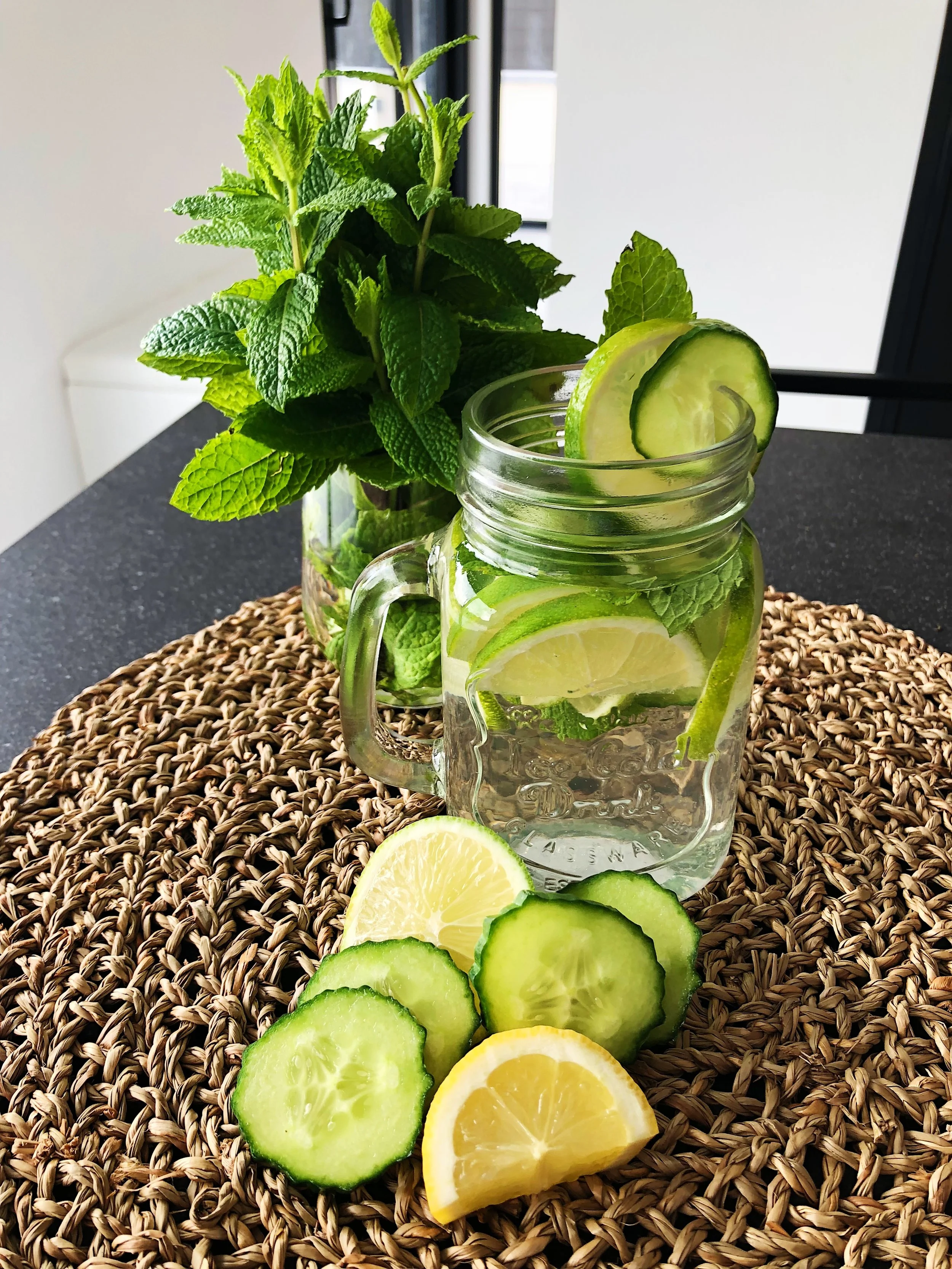 5 idées recettes d'eaux detox à tester cet été