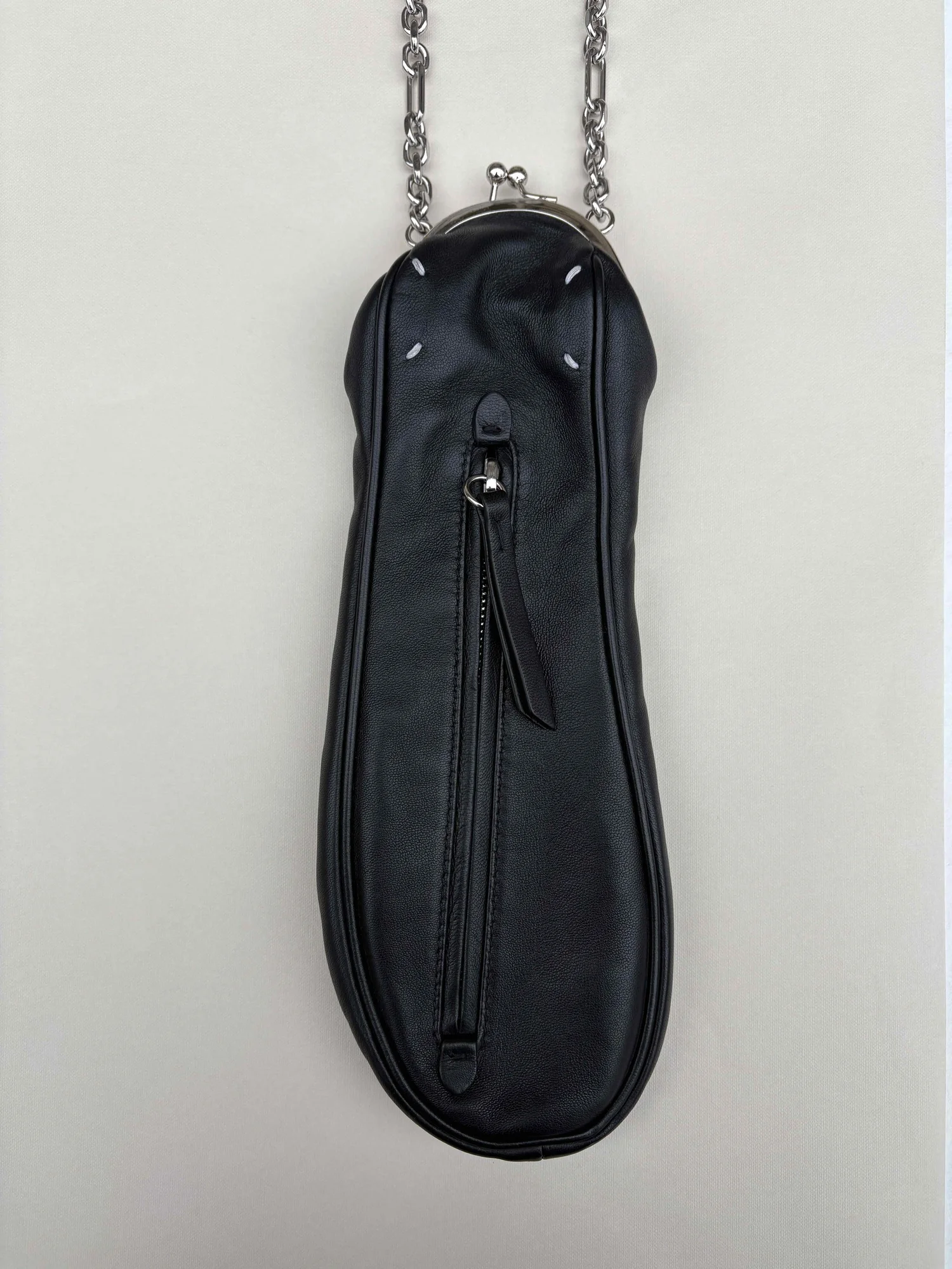 バッグ Maison Margiela TABI BAG Maison Margiela Mini Pouch Tabi Bag in Black | Lyst