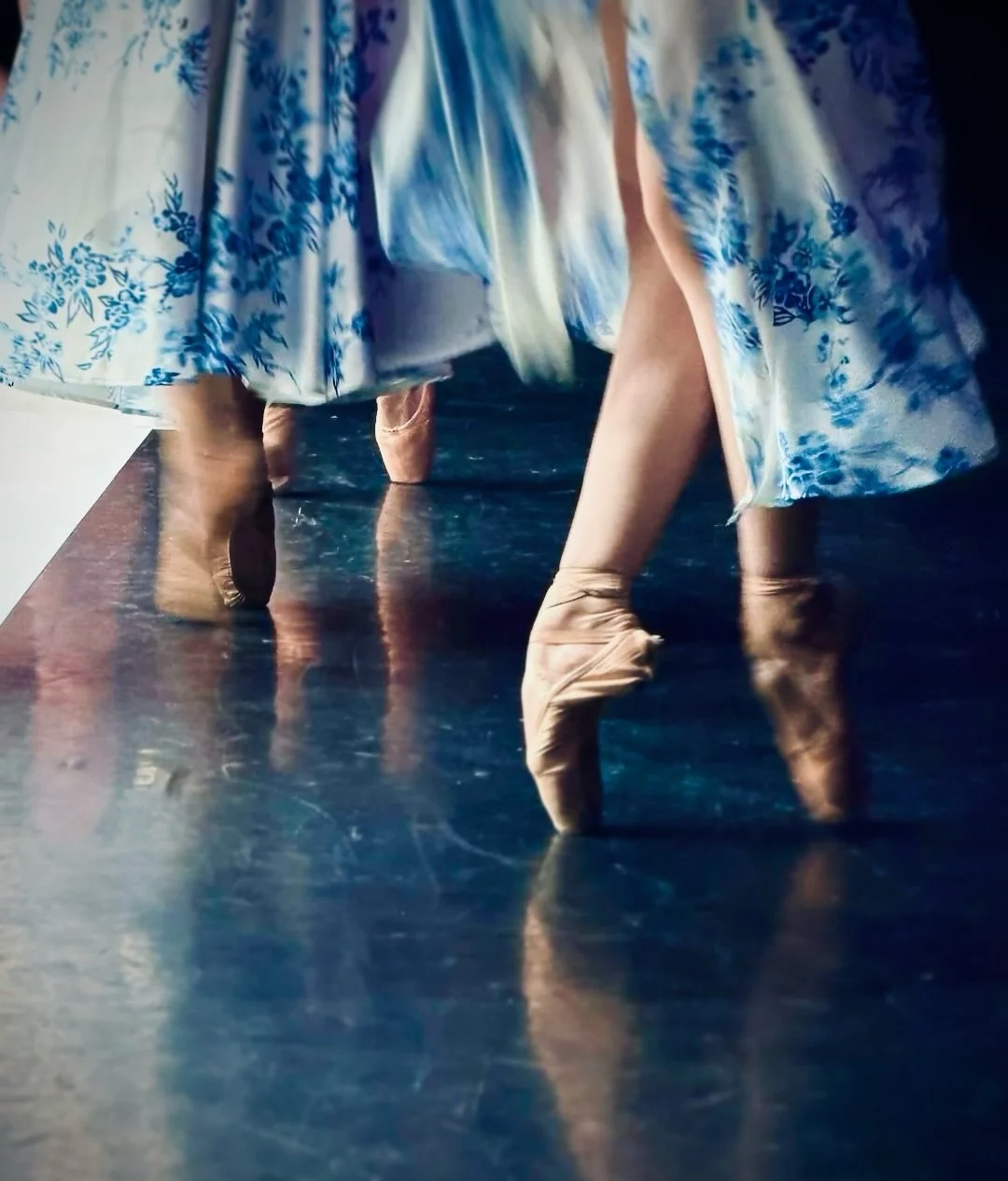 @juniorballetantwerp wearing @katerintheys 
for their performance at @filmfestivaloostende 

Thank you @icons__collections @elsie_vinyasa 
@lindavanwaesberge @katlovesostend