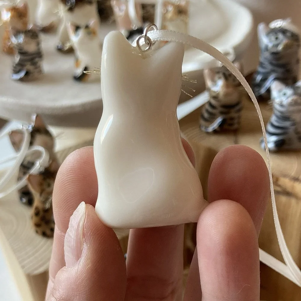 CatWhiteback.jpg