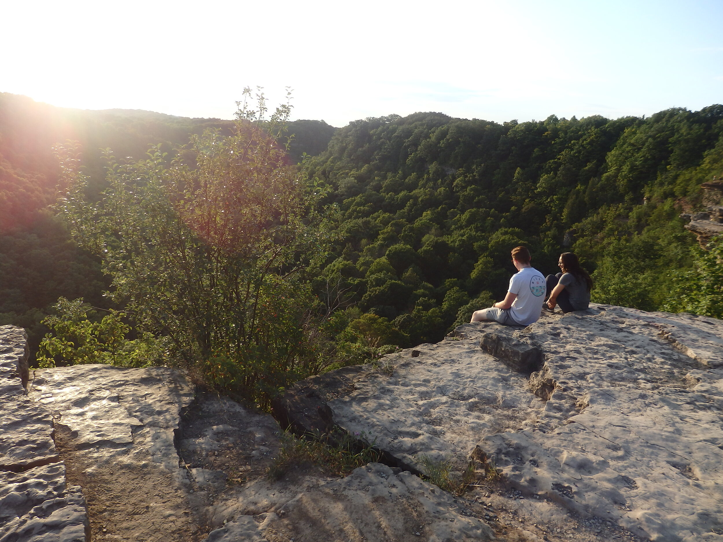 Day Trip - Hamilton Waterfalls &amp; Bluffs Hiking Tour