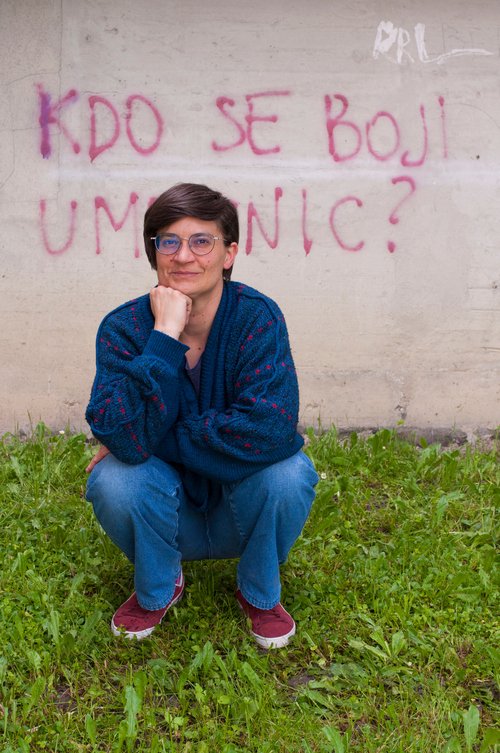 Feminizem sanja o množici jezikov