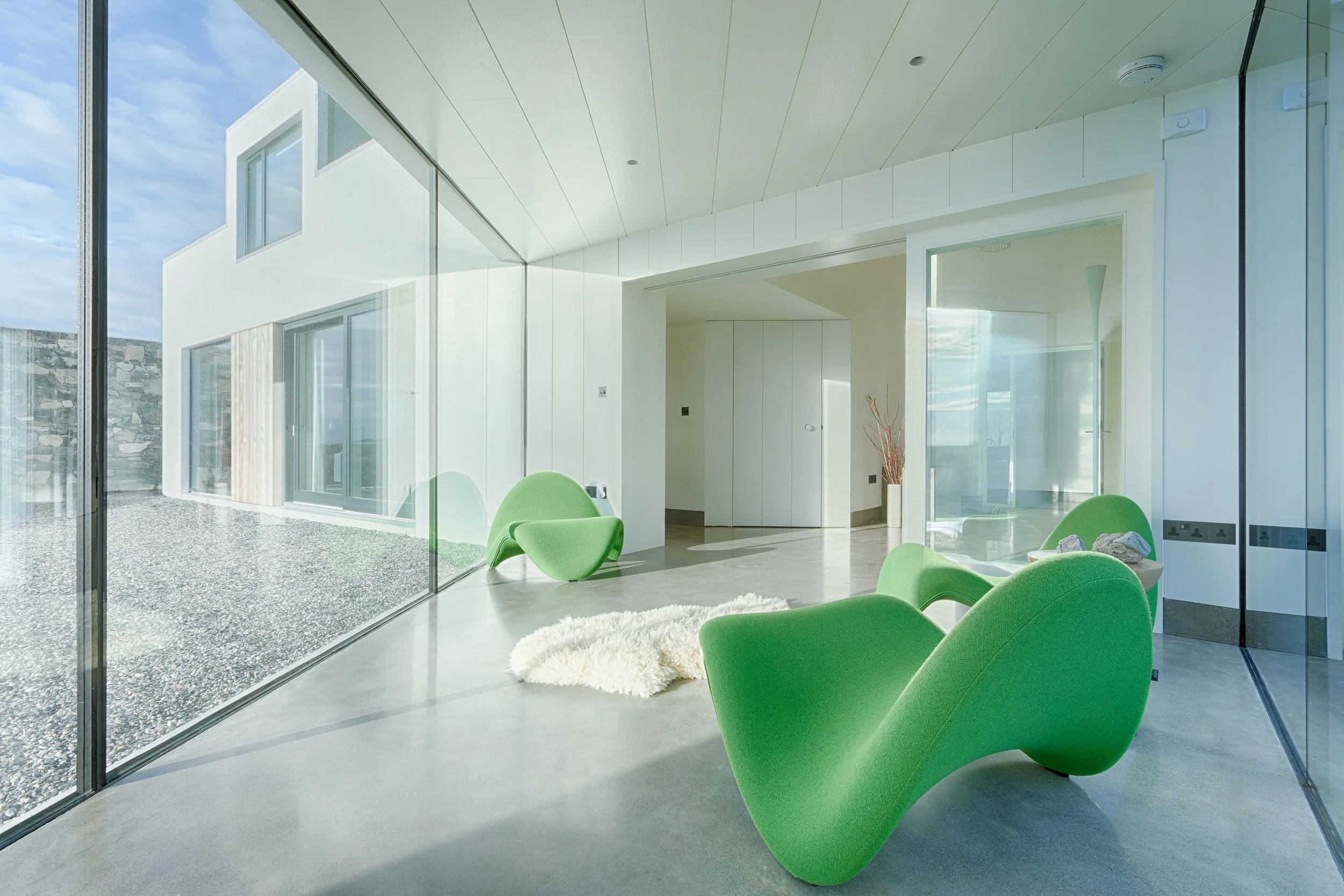  Connemara II  New-build replacement dwelling on the South Connemara coast  Photos by Kelvin Gillmor   