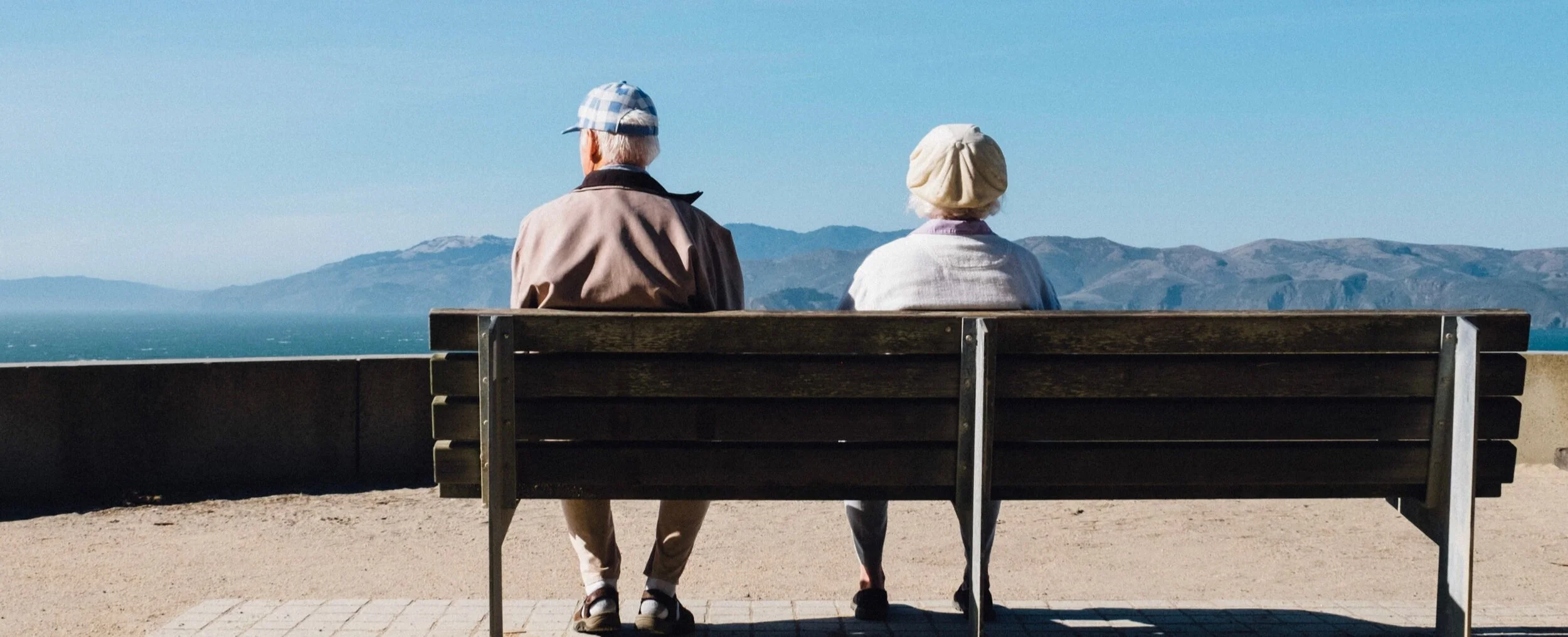 Vi vissnar samtidigt som vi blommar - Åldrandets paradox.