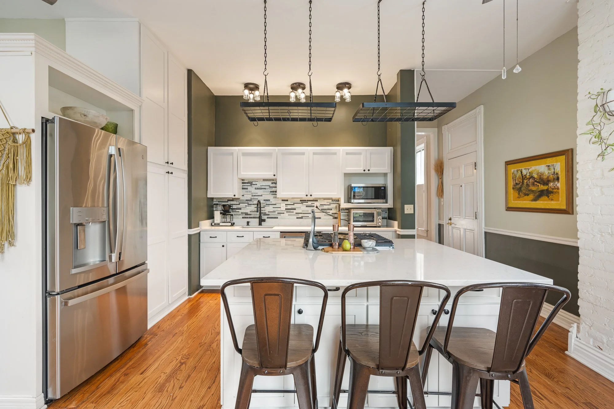 1352 S 6th St-23.jpg