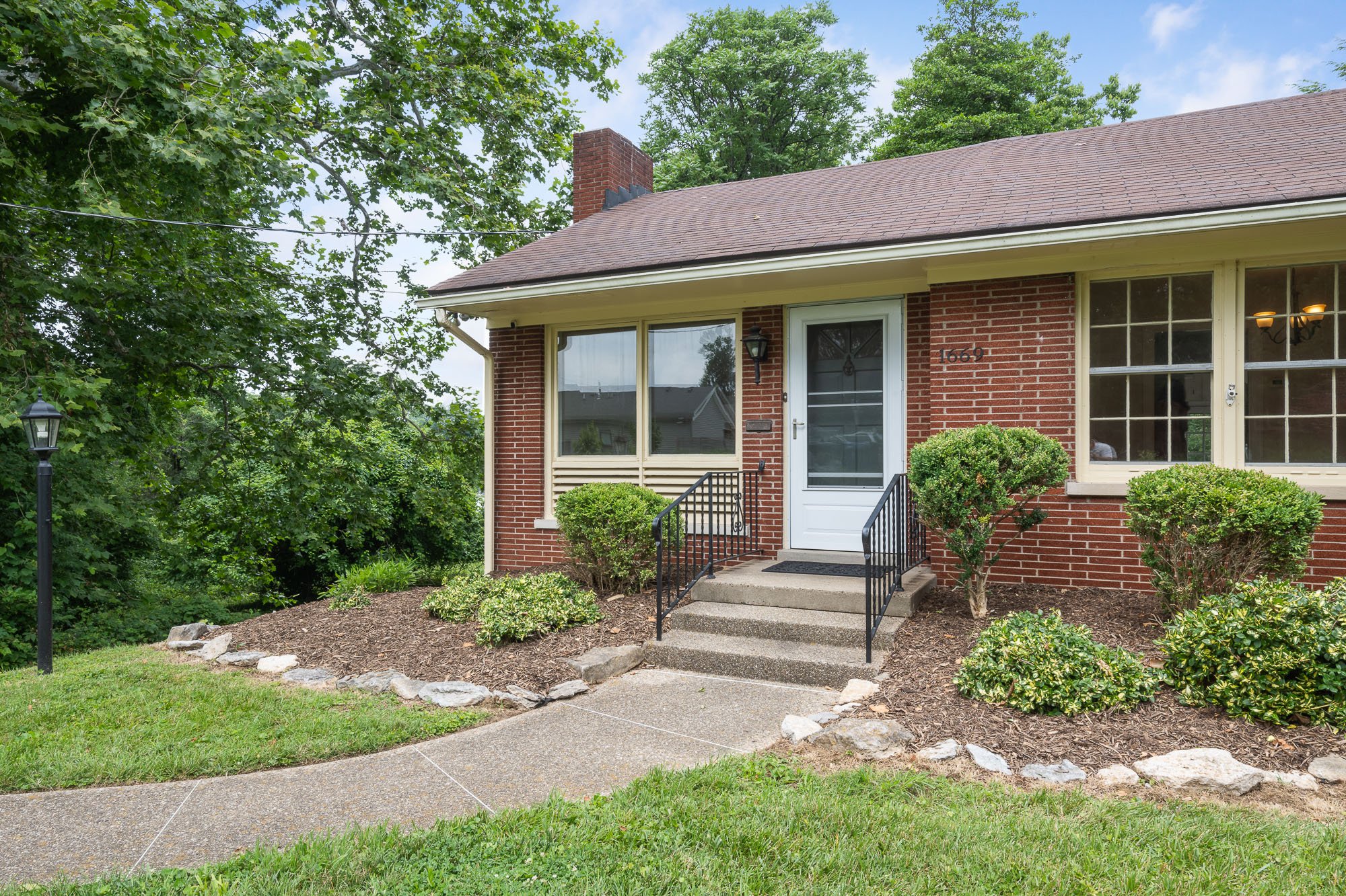 1669 Trigg St-4.jpg