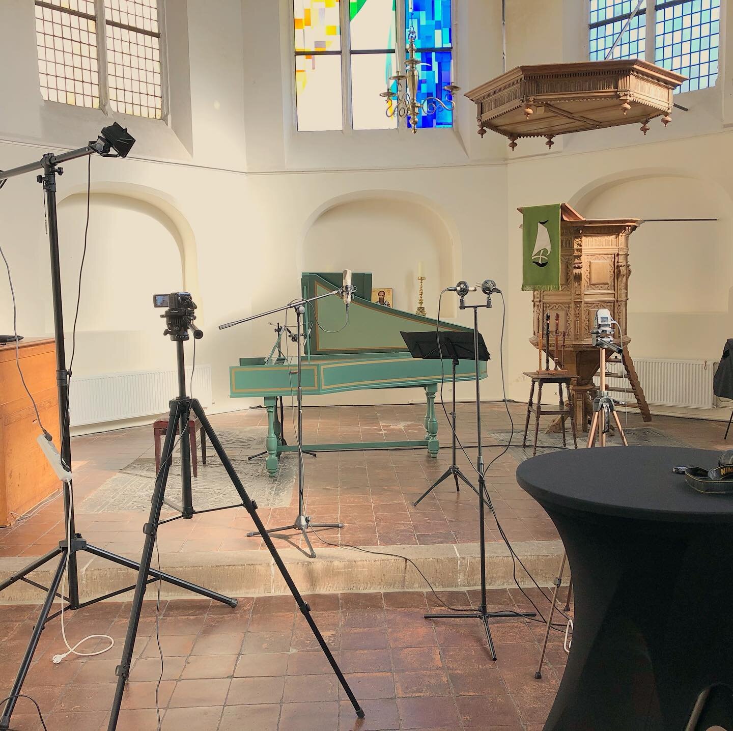 Hard at work today, but gratifying efforts with gratifying friends!
.
.
.
#earlymusic #baroque #recording #preparing #upcomingproject #recorder #harpsichord #duo #musicianlife