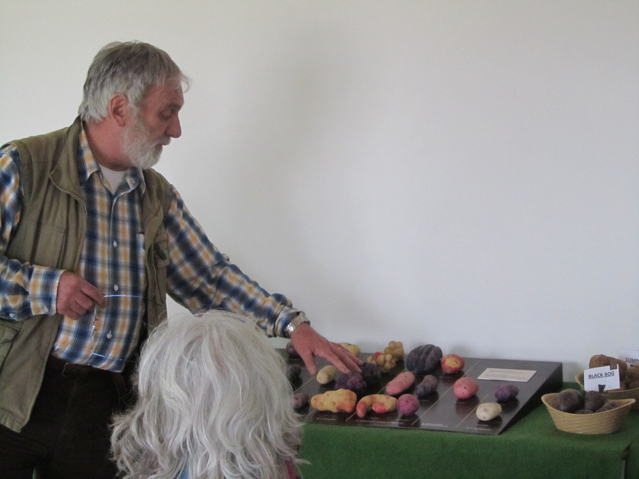 Dave Langford explaining potatoes 1.JPG
