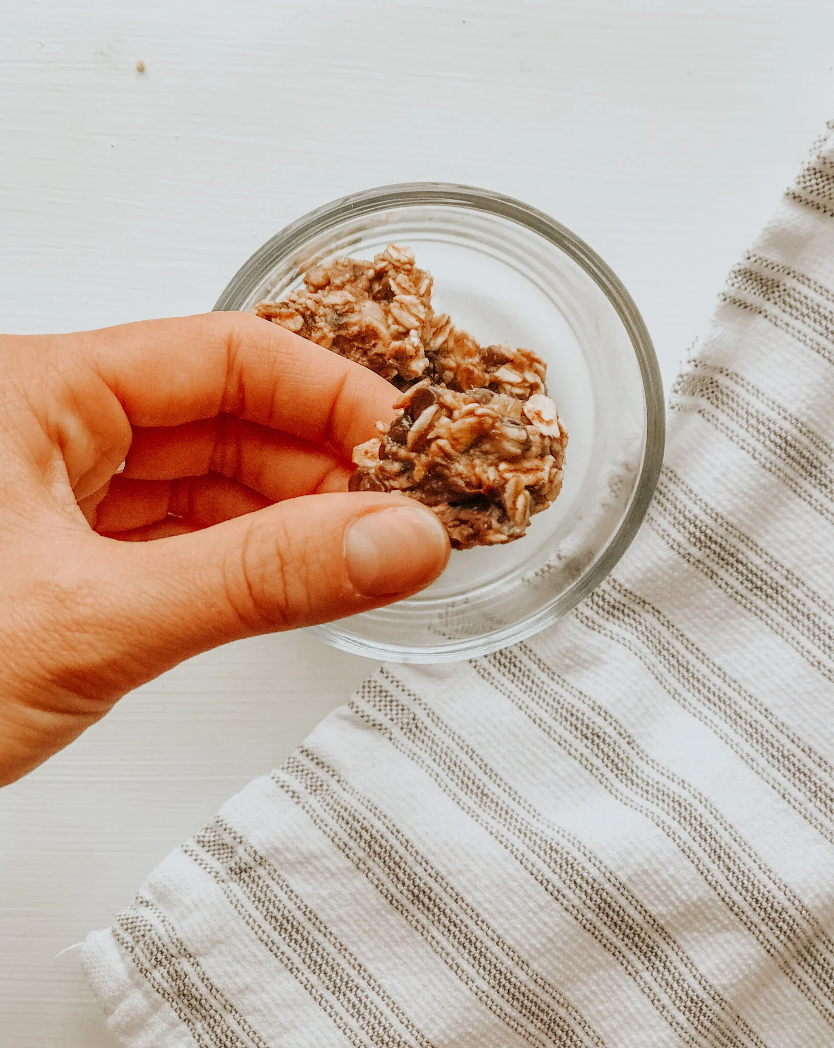 3 Ingredient Dark Chocolate Oatmeal Cookies