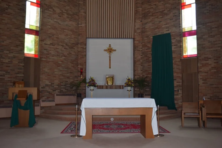 Altar.jpg