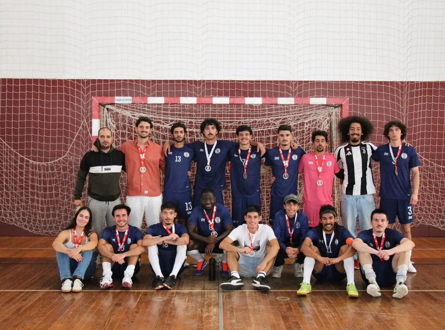 Mais um marco histórico para o desporto da AEFLUP com a participação da equipa de futsal masculino na SuperTaça! 🏆
Em abril conquistaram o feito de uma final após 13 anos e passados 6 meses, deram-nos mais uma med