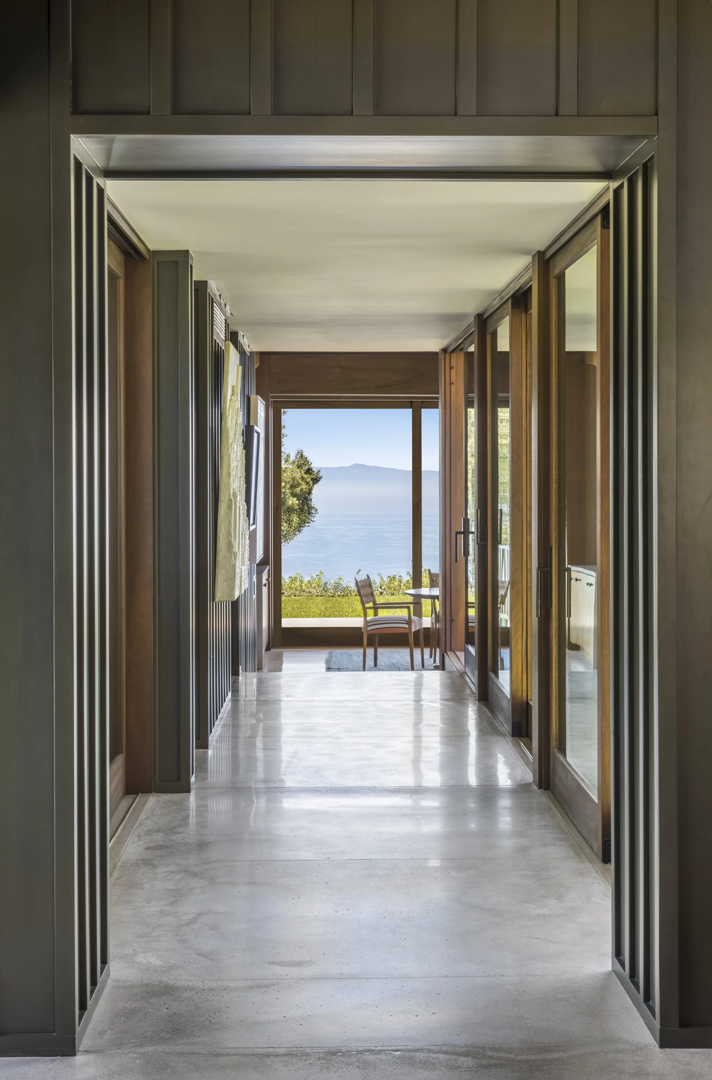 Peter Dunham_CA_Hallway1-0043-1_v2_Final.jpg