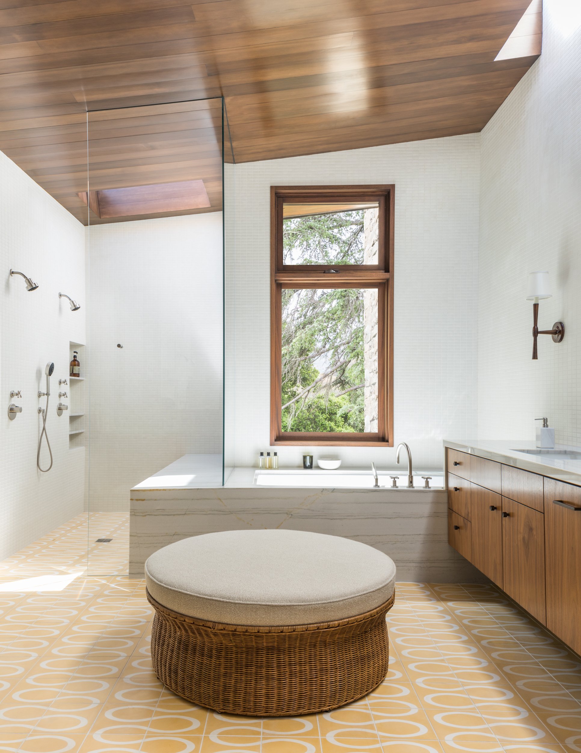 Peter Dunham_CA_MasterBath2-0025-1_v2.jpg