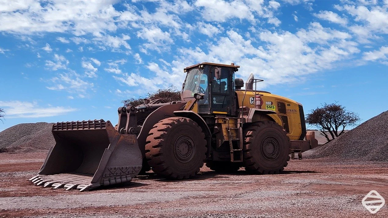 Trust Strata Mining Services for all your yellow metal rental solutions. Our machines are regularly serviced and maintained to the highest standards. 
Have a great weekend, stay safe 🙌
.
#mining #miningindustry #opencastmining #mininglife #logistics