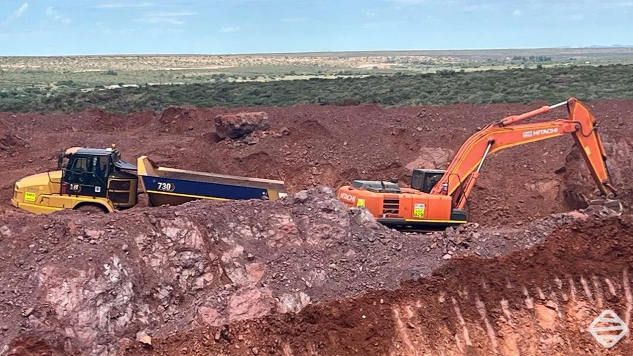 Strata's dynamic duo - the excavator and the ADT - keeping productivity moving and projects on track. 
.
#mining #miningindustry #opencastmining #mininglife #logisticsolutions #pittoport #StrataMS #miningoperations #miningSA #earthmover