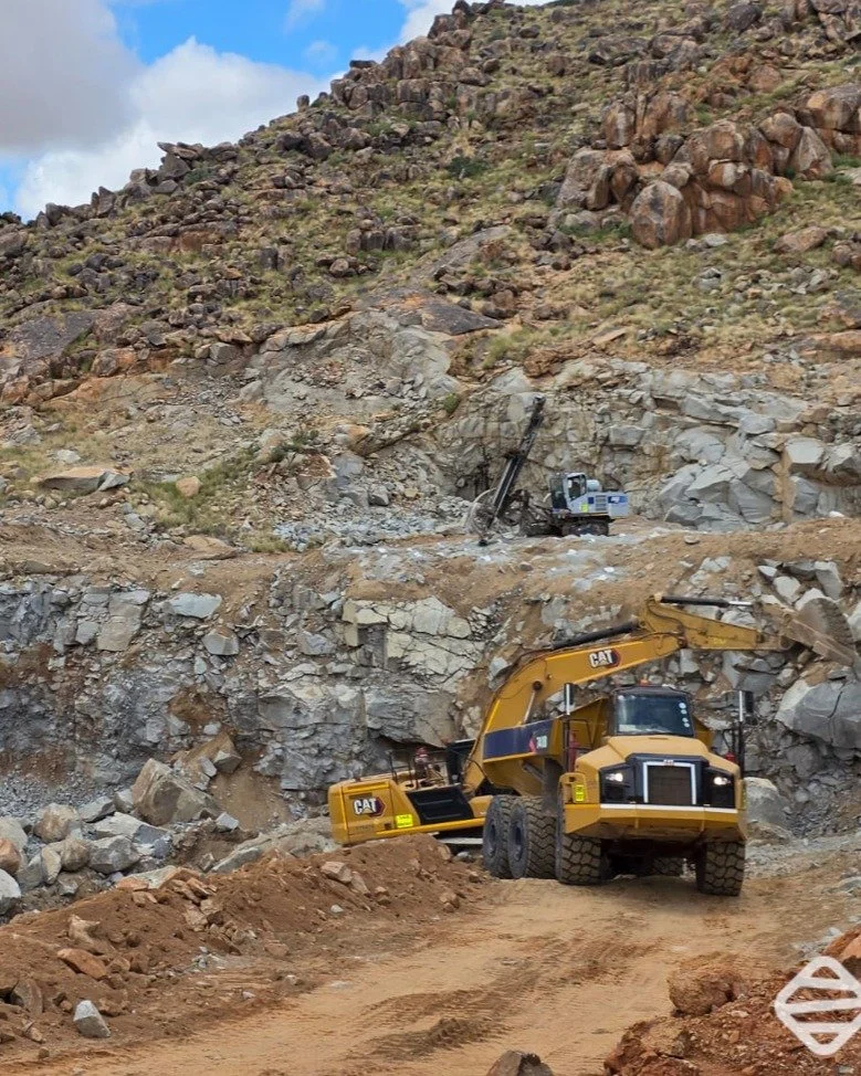 Heavy load? Steep slope? Dust everywhere?
💪 Challenge accepted. That's just another day for our ADTs. 😂
.
#mining #miningindustry #opencastmining #mininglife #logisticsolutions #pittoport #StrataMS #miningoperations #miningSA #earthmover
